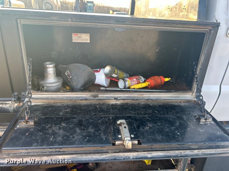 image for item DO1006 2017 Ford F650 flatbed truck