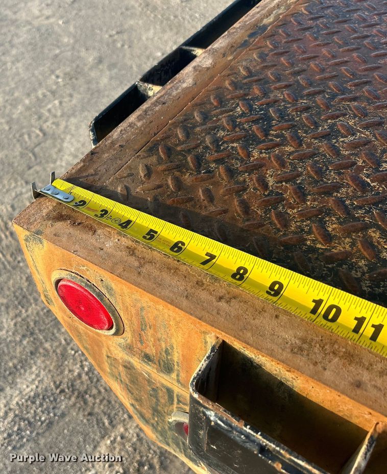 image for item DO1006 2017 Ford F650 flatbed truck