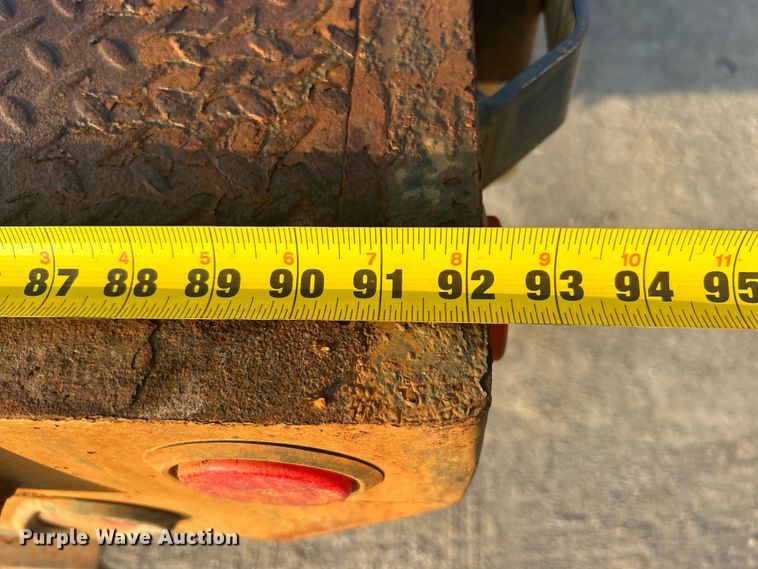 image for item DO1006 2017 Ford F650 flatbed truck