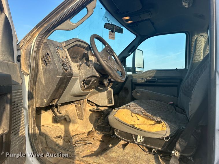 image for item DO1006 2017 Ford F650 flatbed truck