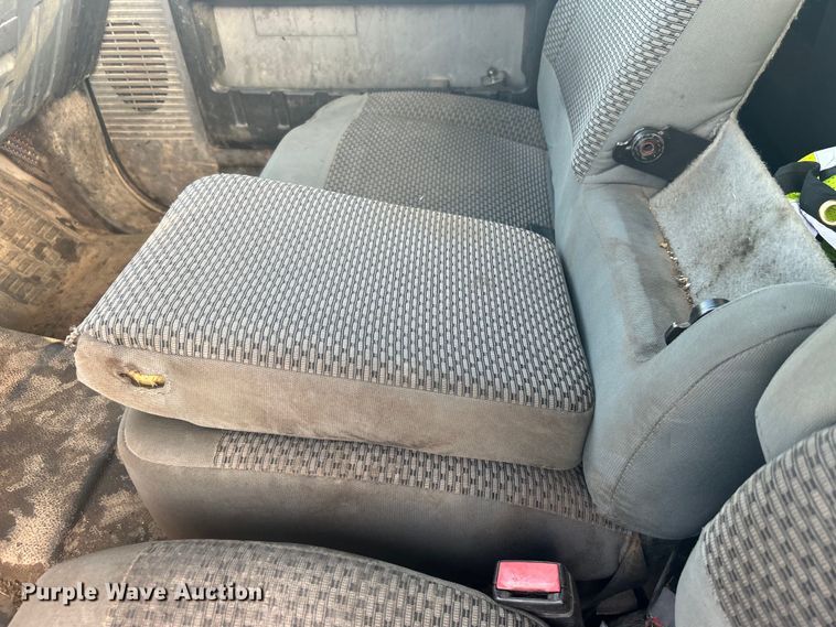 image for item DO1006 2017 Ford F650 flatbed truck