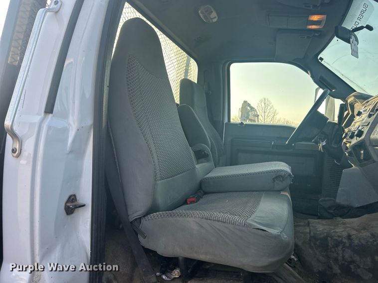 image for item DO1006 2017 Ford F650 flatbed truck