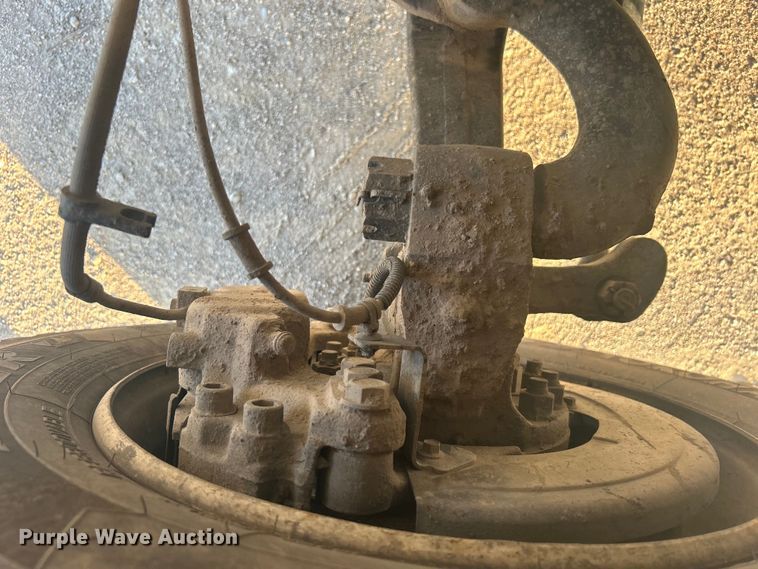 image for item DO1006 2017 Ford F650 flatbed truck