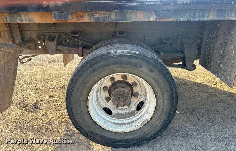 image for item DO1006 2017 Ford F650 flatbed truck