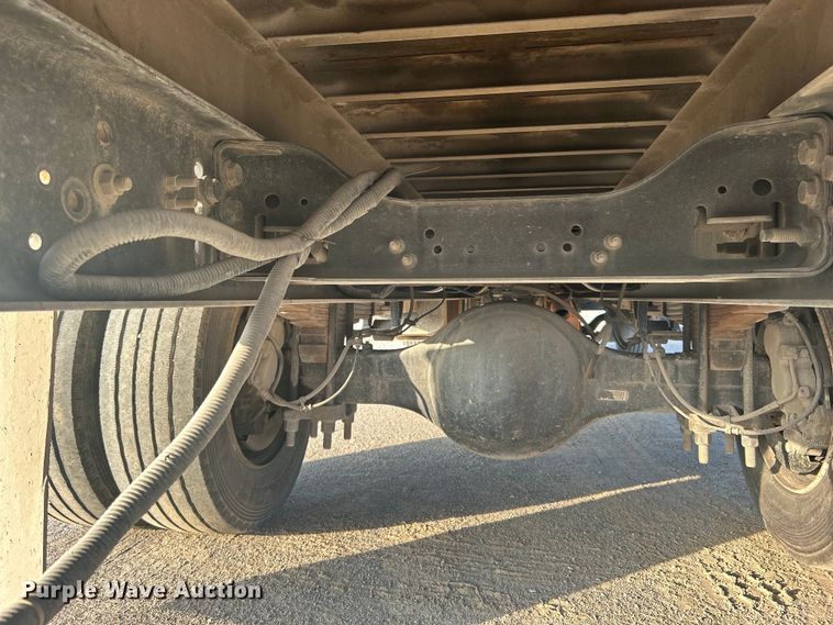 image for item DO1006 2017 Ford F650 flatbed truck