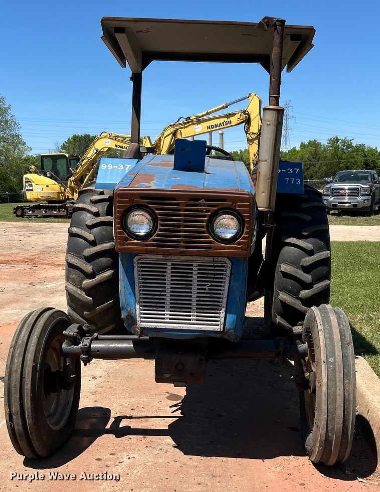 image for item DO1107 Long 510 tractor