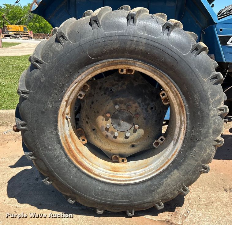 image for item DO1107 Long 510 tractor