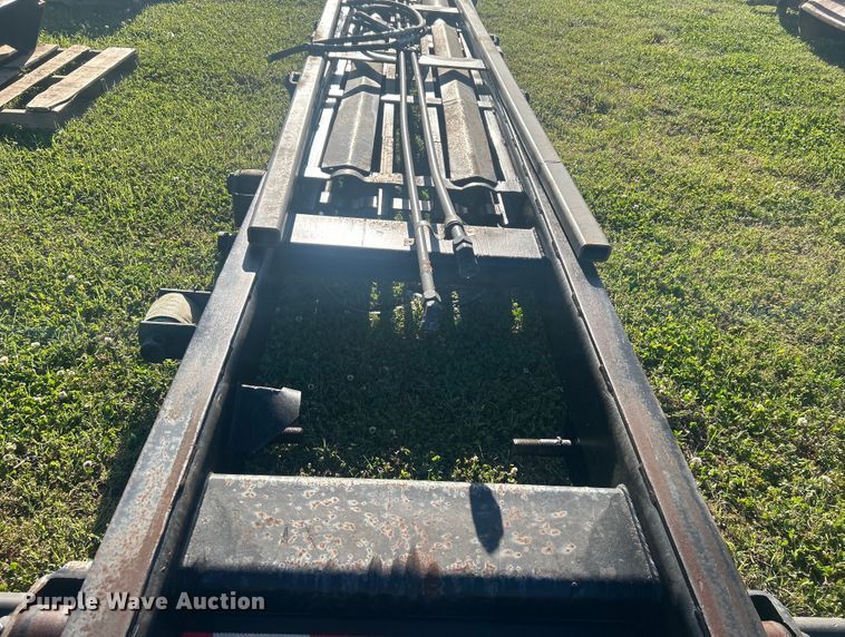 image for item DO1125 2006 Galbreath  U75-OR-174 roll-off bed