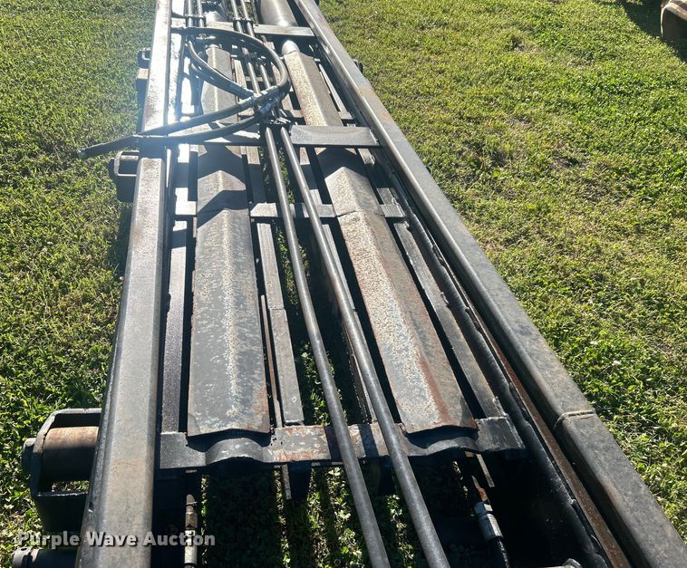 image for item DO1125 2006 Galbreath  U75-OR-174 roll-off bed