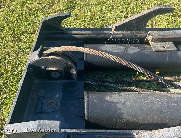 image for item DO1125 2006 Galbreath  U75-OR-174 roll-off bed