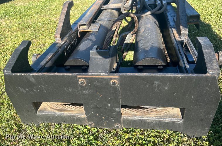 image for item DO1125 2006 Galbreath  U75-OR-174 roll-off bed