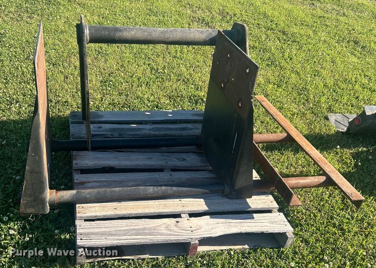 image for item DO1125 2006 Galbreath  U75-OR-174 roll-off bed