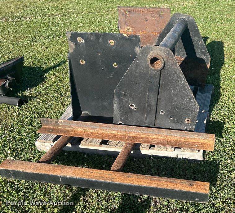 image for item DO1125 2006 Galbreath  U75-OR-174 roll-off bed