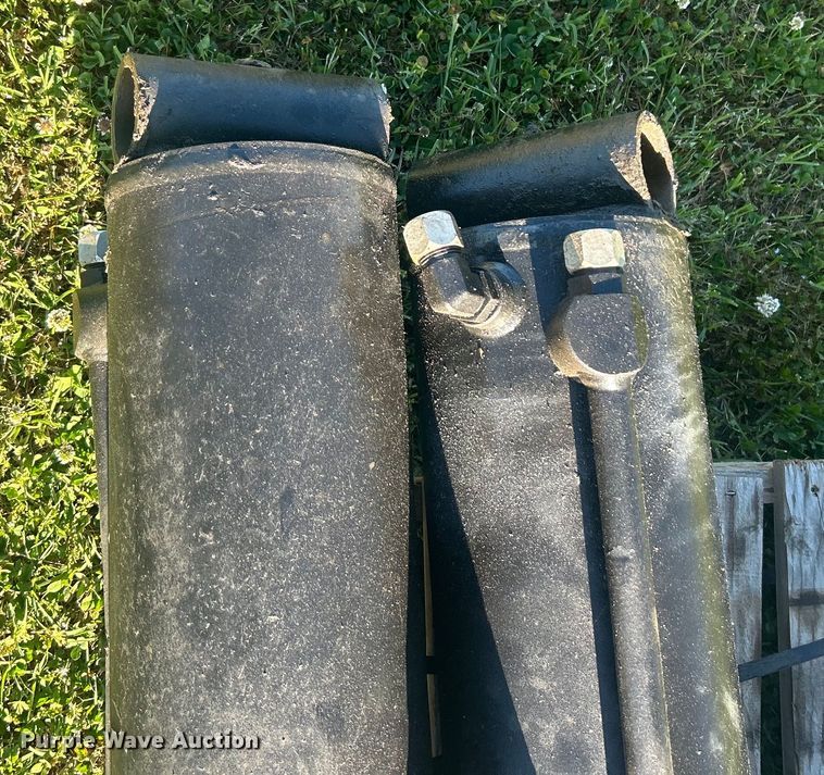 image for item DO1125 2006 Galbreath  U75-OR-174 roll-off bed