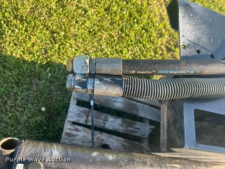 image for item DO1125 2006 Galbreath  U75-OR-174 roll-off bed