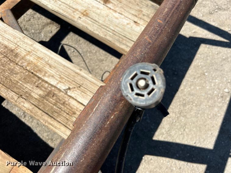 image for item DO1133 1997 Texas Bragg Enterprise utility trailer