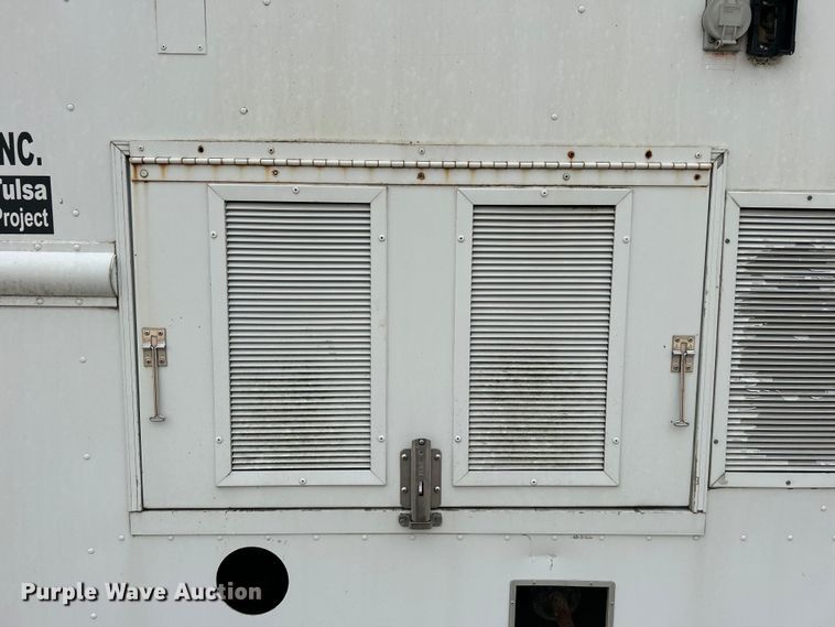 image for item DO1158 1999 Freightliner  MT45 delivery truck