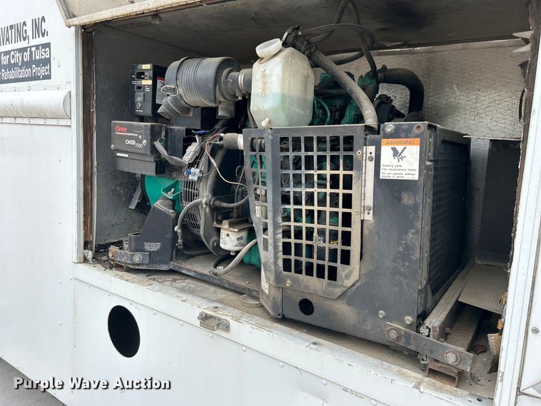 image for item DO1158 1999 Freightliner  MT45 delivery truck