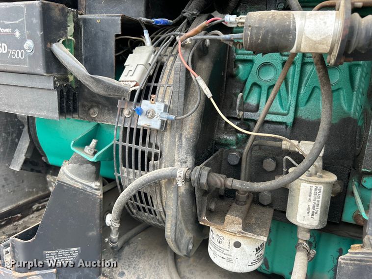 image for item DO1158 1999 Freightliner  MT45 delivery truck