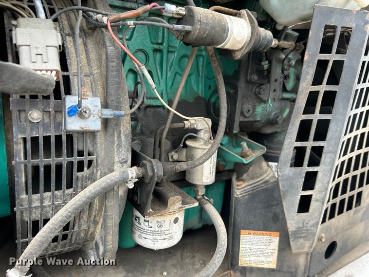 image for item DO1158 1999 Freightliner  MT45 delivery truck