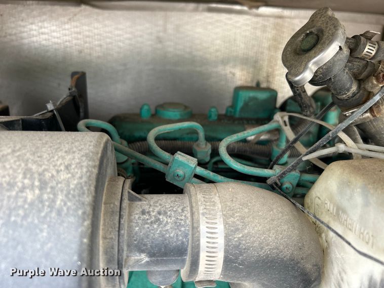 image for item DO1158 1999 Freightliner  MT45 delivery truck