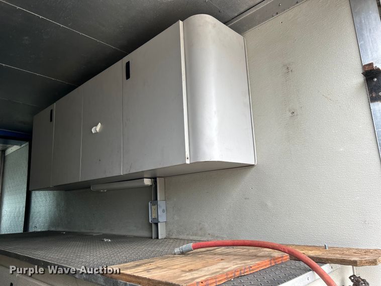 image for item DO1158 1999 Freightliner  MT45 delivery truck