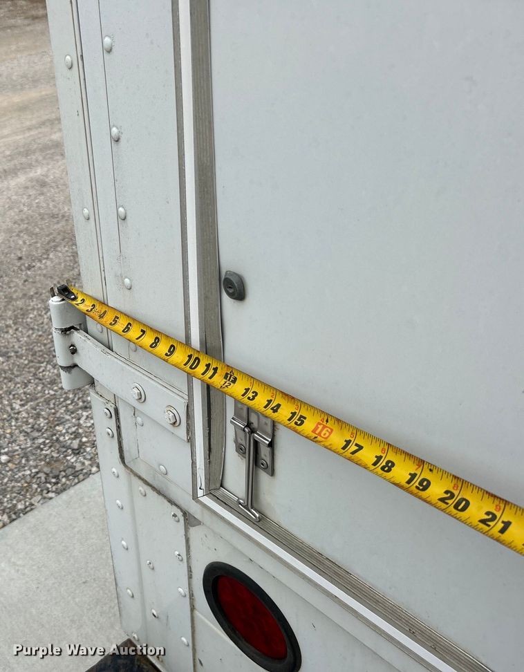 image for item DO1158 1999 Freightliner  MT45 delivery truck