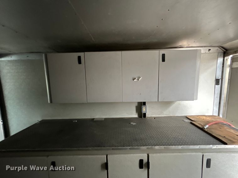 image for item DO1158 1999 Freightliner  MT45 delivery truck