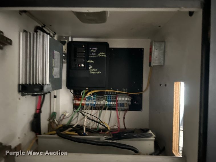 image for item DO1158 1999 Freightliner  MT45 delivery truck