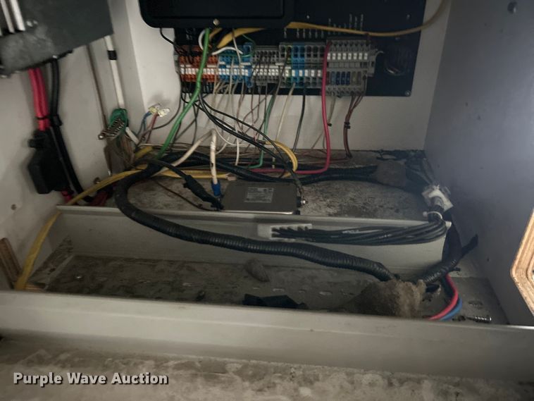 image for item DO1158 1999 Freightliner  MT45 delivery truck