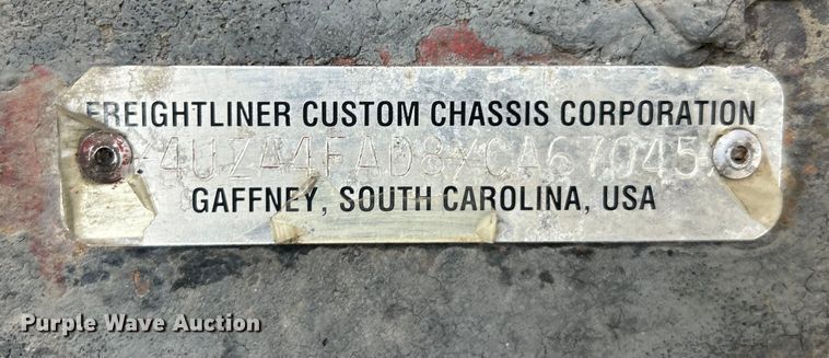 image for item DO1158 1999 Freightliner  MT45 delivery truck