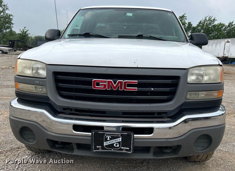 image for item DO6468 2005 GMC Sierra 2500HD Ext. Cab pickup truck