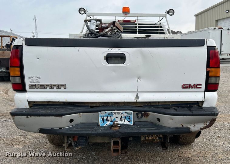 image for item DO6468 2005 GMC Sierra 2500HD Ext. Cab pickup truck