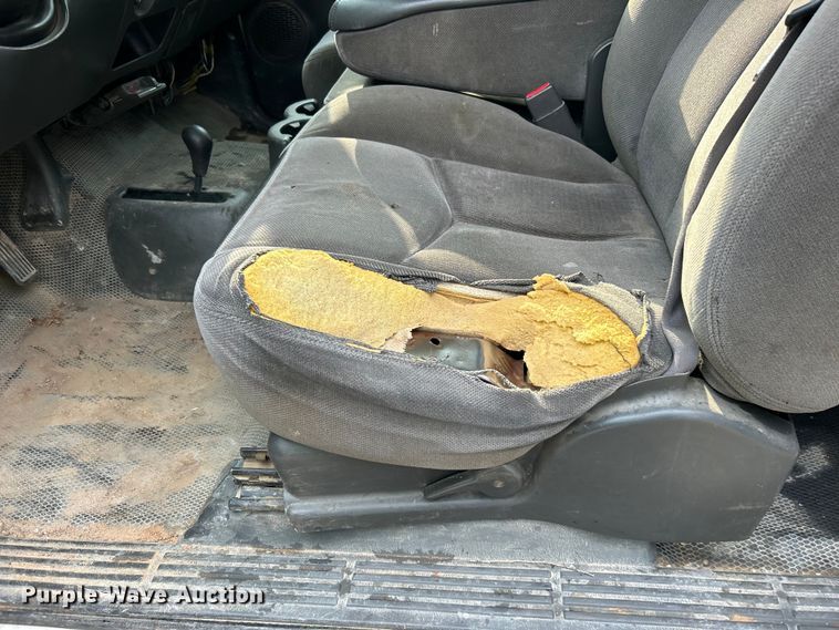 image for item DO6468 2005 GMC Sierra 2500HD Ext. Cab pickup truck