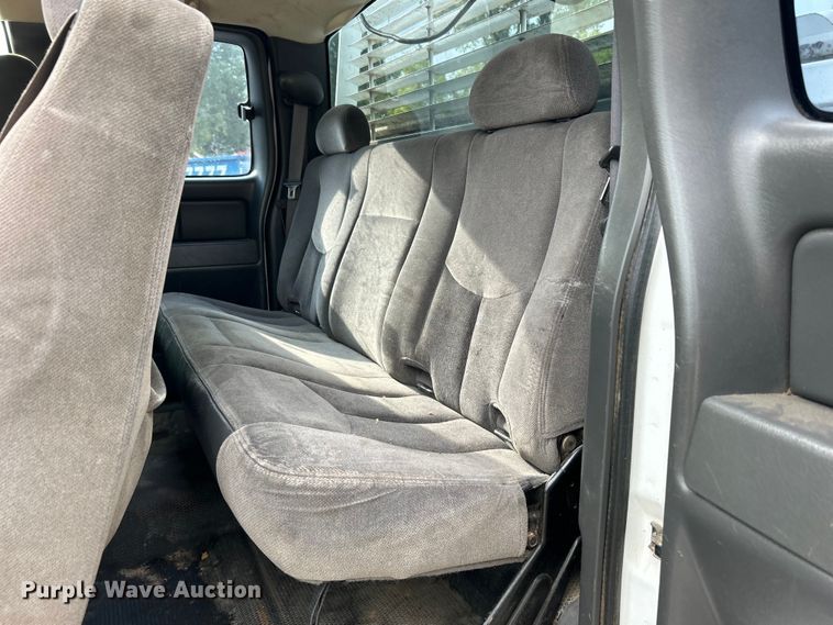 image for item DO6468 2005 GMC Sierra 2500HD Ext. Cab pickup truck