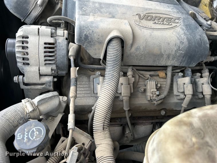 image for item DO6468 2005 GMC Sierra 2500HD Ext. Cab pickup truck