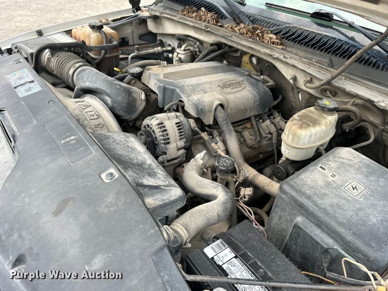image for item DO6468 2005 GMC Sierra 2500HD Ext. Cab pickup truck