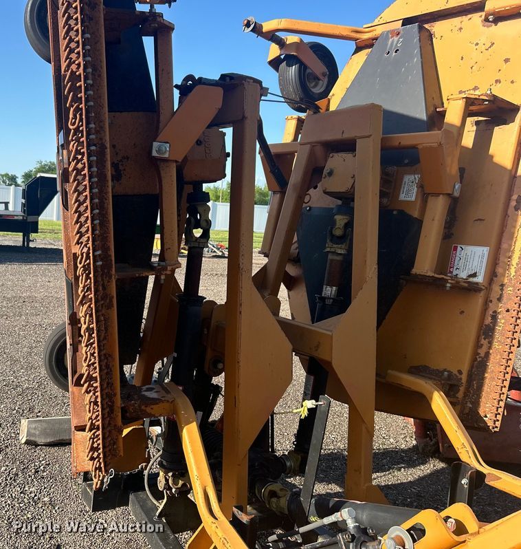 image for item DO6471 Atwoods Woods 9204RD batwing rotary mower