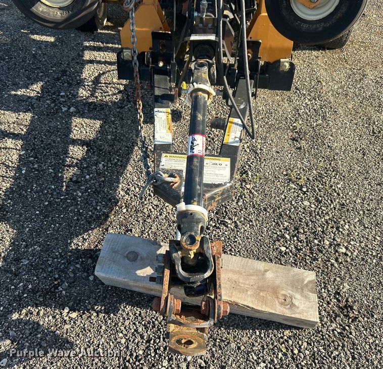 image for item DO6471 Atwoods Woods 9204RD batwing rotary mower