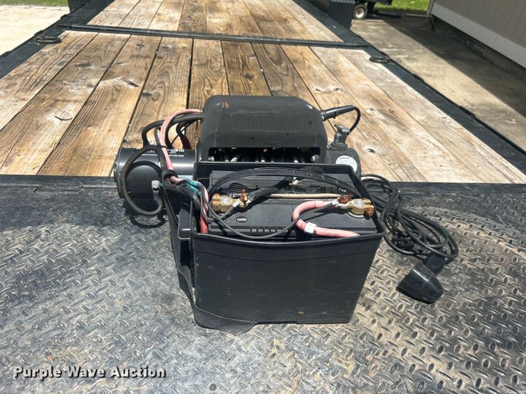 image for item DO6480 2021 Diamond C tilt deck equipment trailer