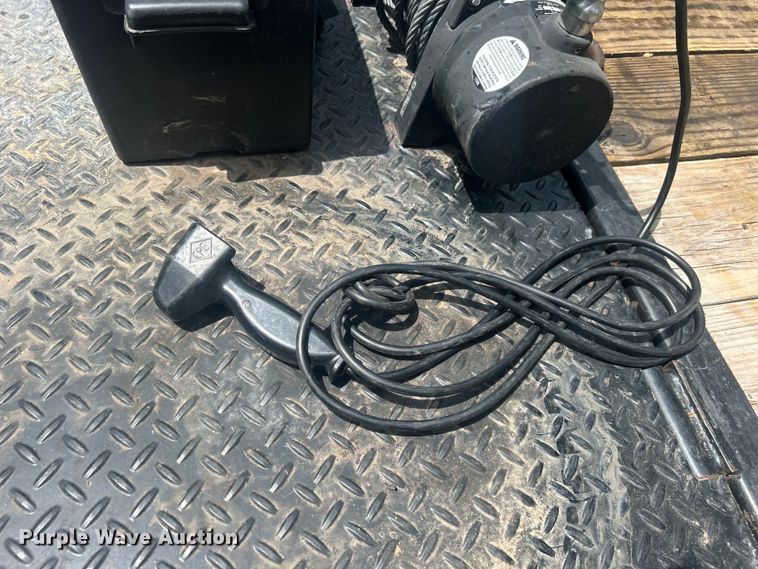 image for item DO6480 2021 Diamond C tilt deck equipment trailer