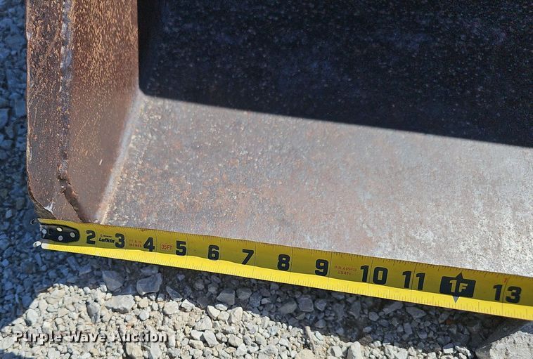 image for item DP0840 Skid steer bucket