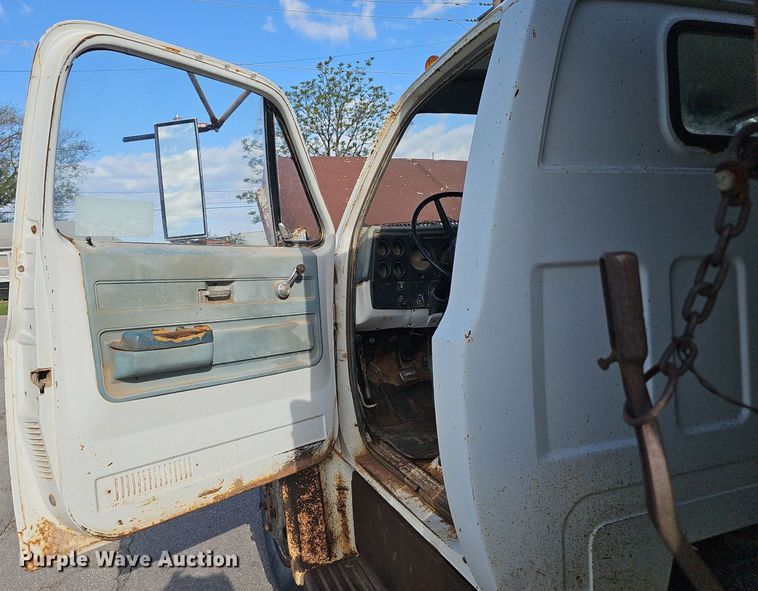 image for item DP0847 1974 GMC 6000 dump truck