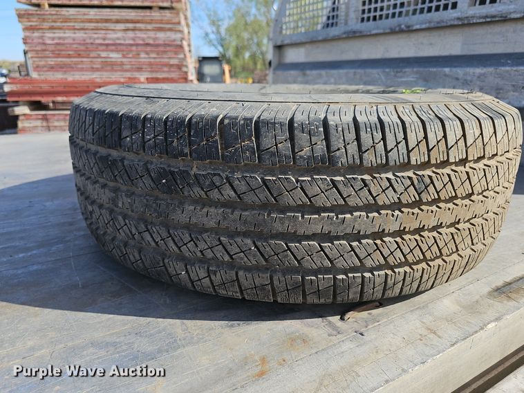 image for item DP0853 2015 Dodge Ram 2500HD Crew Cab flatbed pickup truck