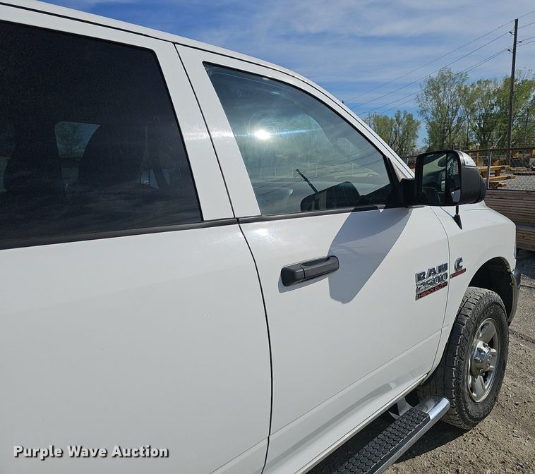 image for item DP0853 2015 Dodge Ram 2500HD Crew Cab flatbed pickup truck