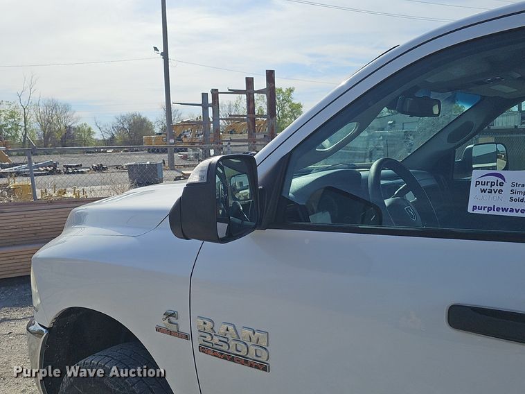 image for item DP0853 2015 Dodge Ram 2500HD Crew Cab flatbed pickup truck