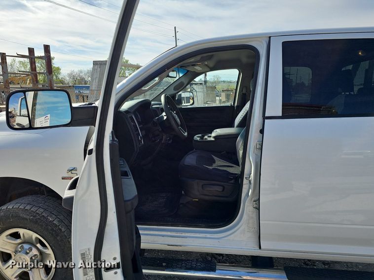 image for item DP0853 2015 Dodge Ram 2500HD Crew Cab flatbed pickup truck