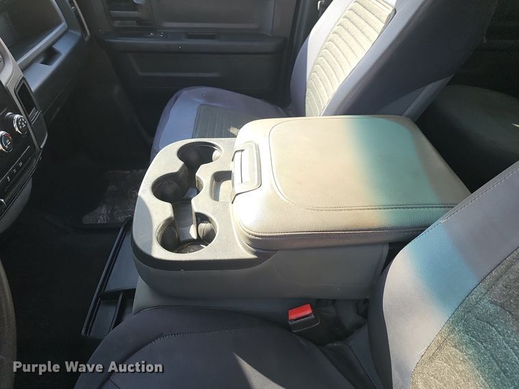 image for item DP0853 2015 Dodge Ram 2500HD Crew Cab flatbed pickup truck