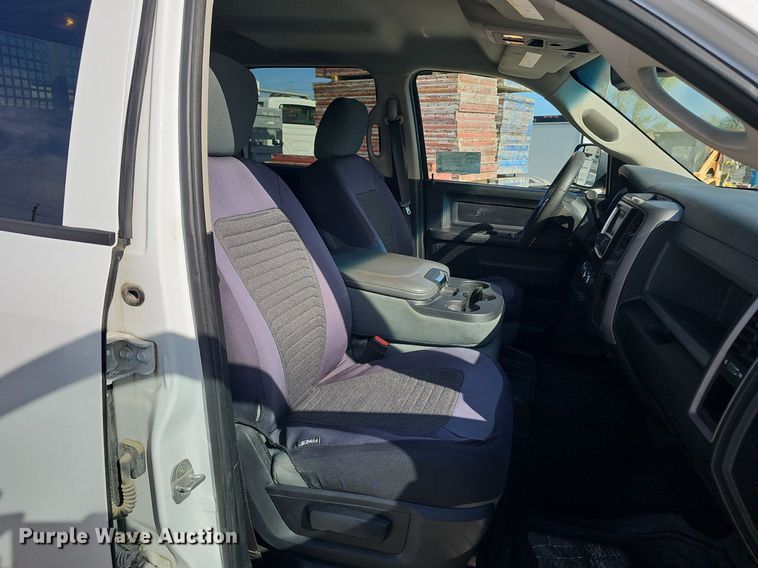 image for item DP0853 2015 Dodge Ram 2500HD Crew Cab flatbed pickup truck