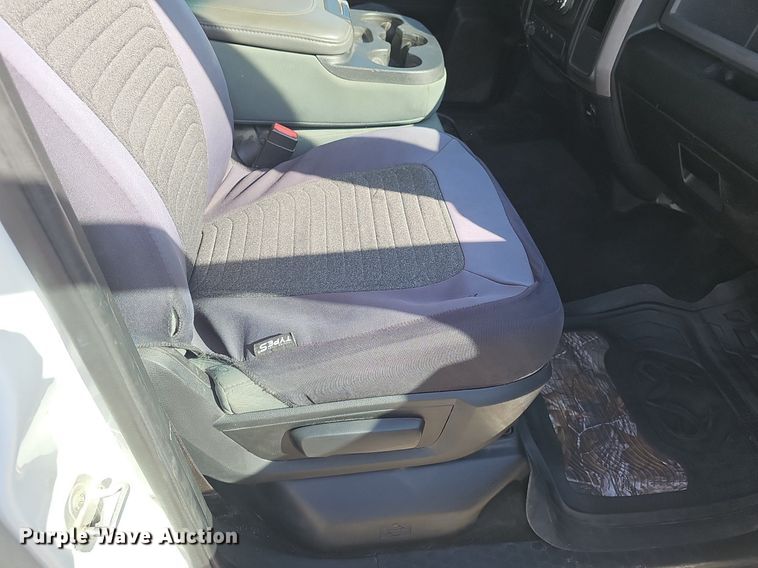 image for item DP0853 2015 Dodge Ram 2500HD Crew Cab flatbed pickup truck